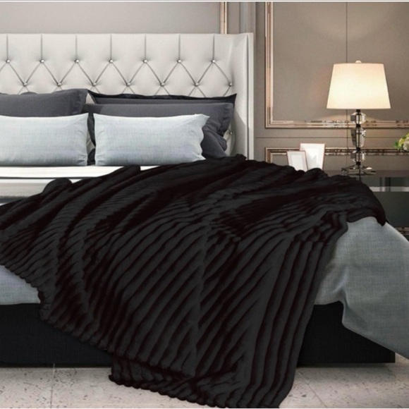 Elegant Tan Ribbed Premium Throw Blanket - Picture 8 of 11